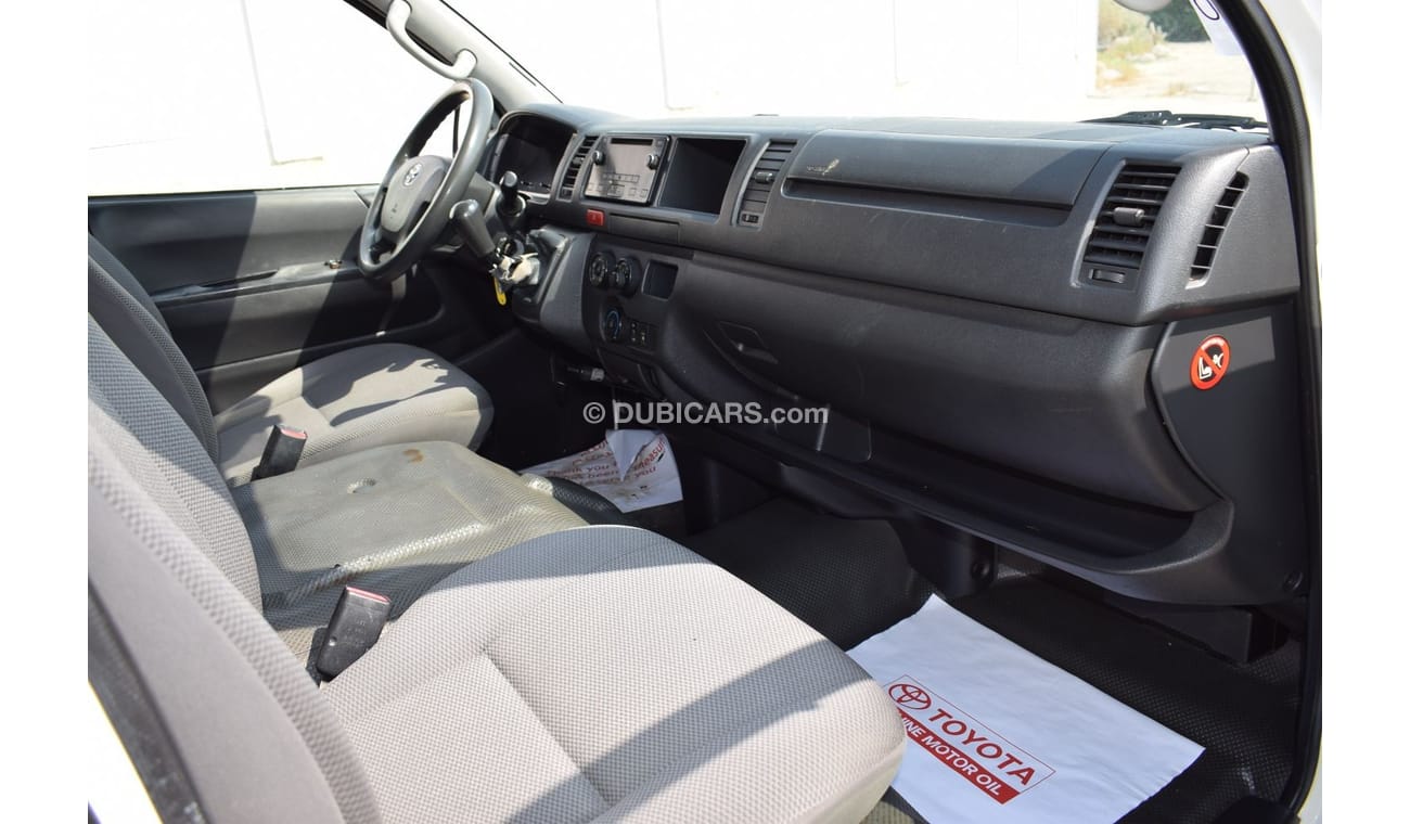Toyota Hiace Toyota Hiace Midroof Bus 15 seater, Model:2014. Excellent condition