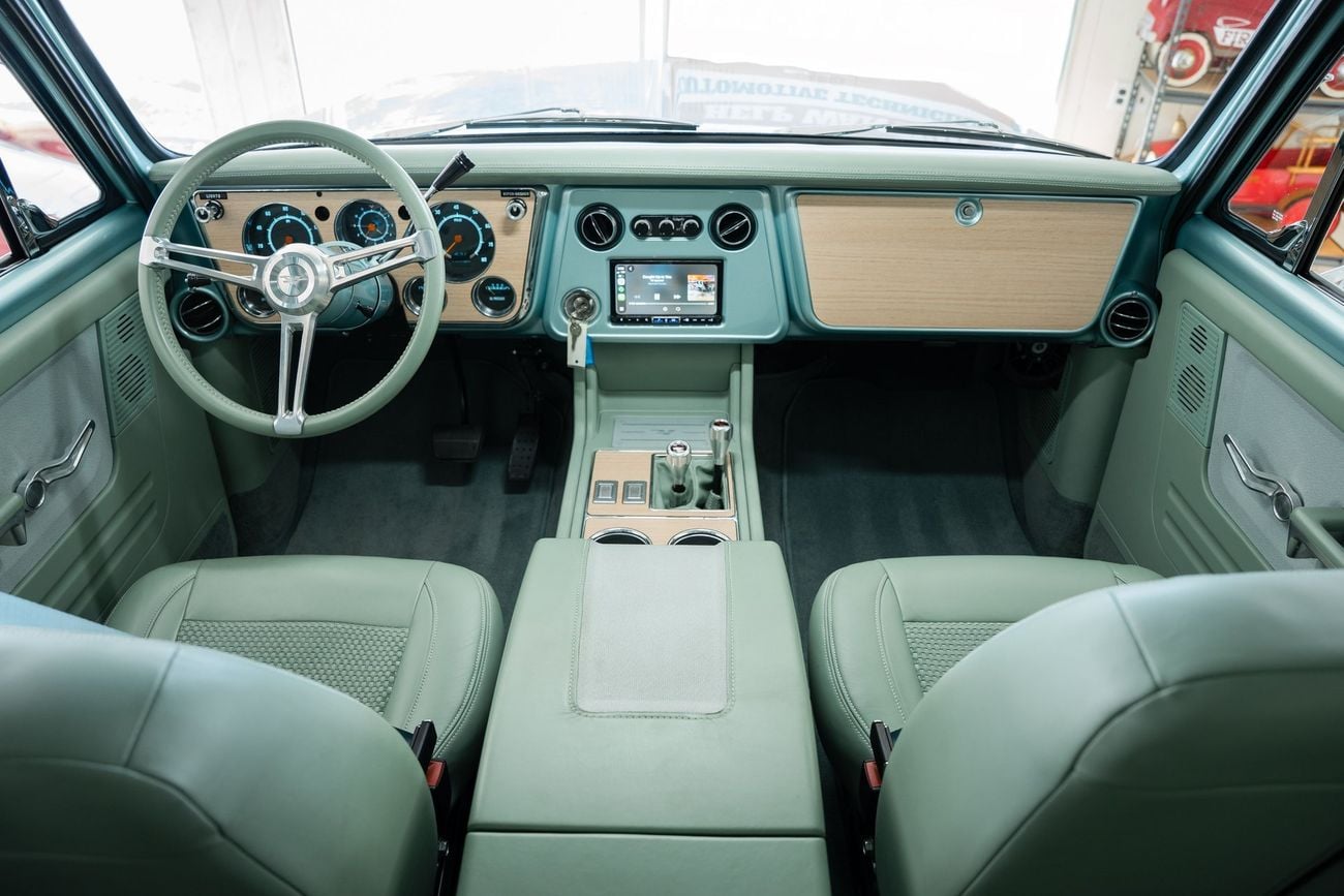 شيفروليه بليزر K5 Velocity Restorations LT1 10 Speed Pro Touring Restomod