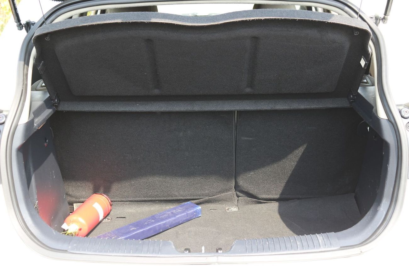 كيا ريو LX كيا ريوا 2017 خليجي فل اتوماتيك بحاله وكاله فقط 67000 ميلوا استعمال سيده