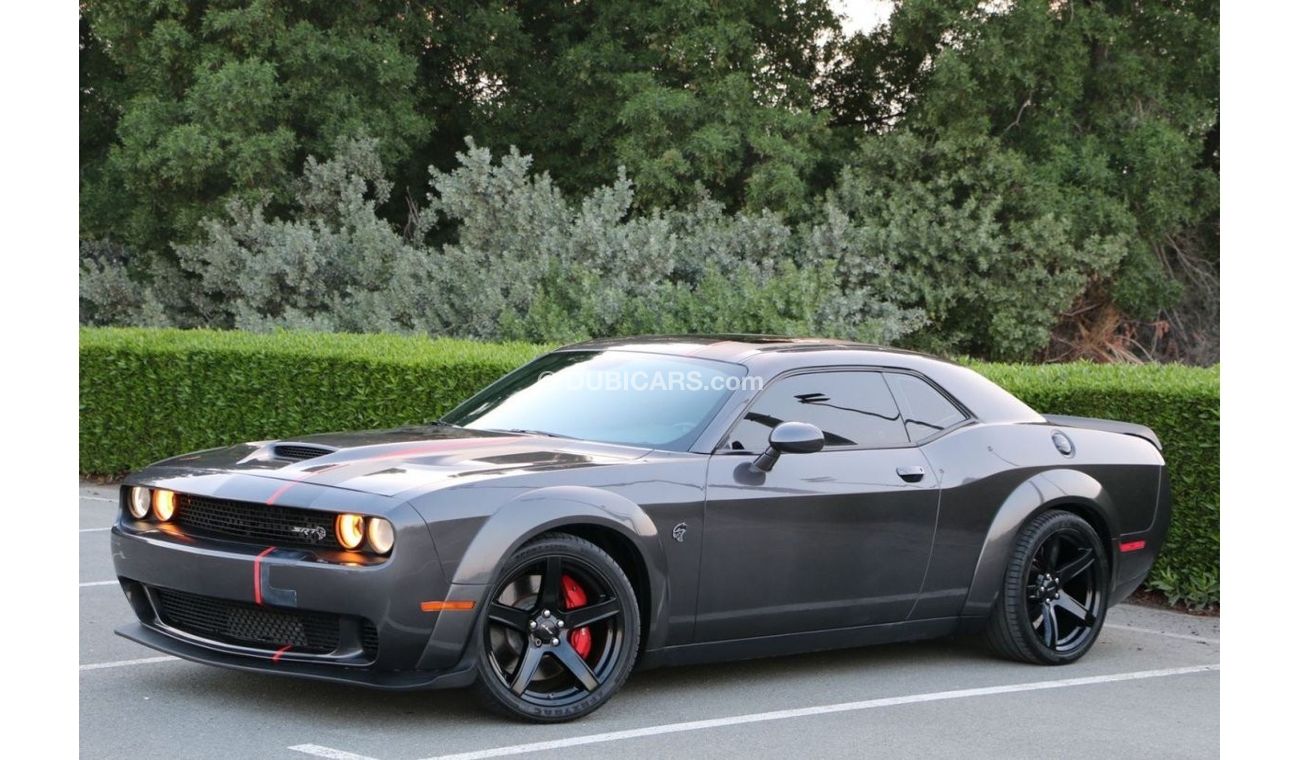 Dodge Challenger DODGE CHALLENGER SRT HELLCAT 2018 import Canada Clean title full service history perfect condition