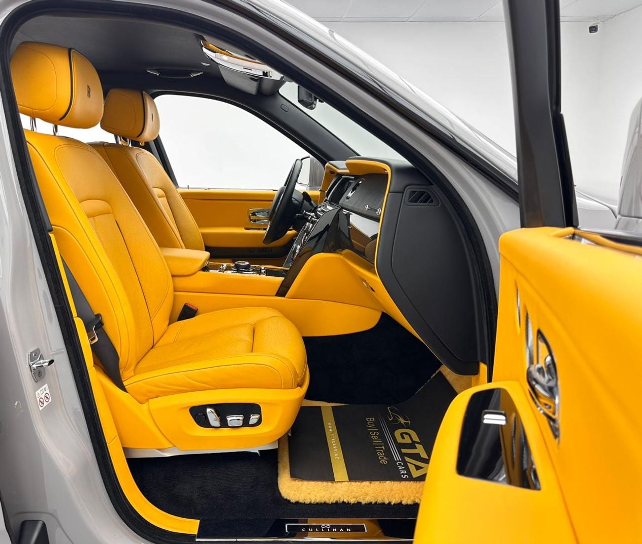 Rolls-Royce Cullinan 2022 Rolls Royce Cullinan Black Badge, 07/2026 Rolls Royce Warranty + Service Contract, Rolls Royce