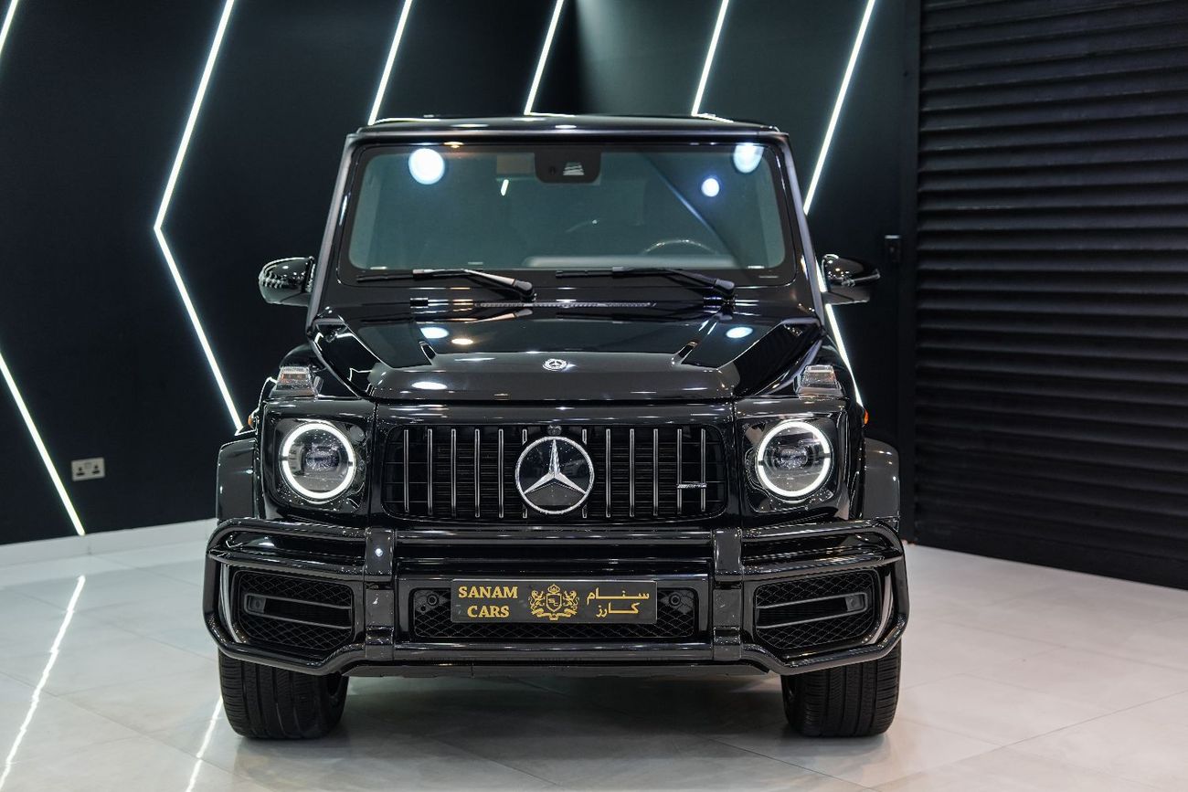 Mercedes-Benz G 63 AMG Std 4.0L Night Package, Carbon Fiber Interior, Low KM!!