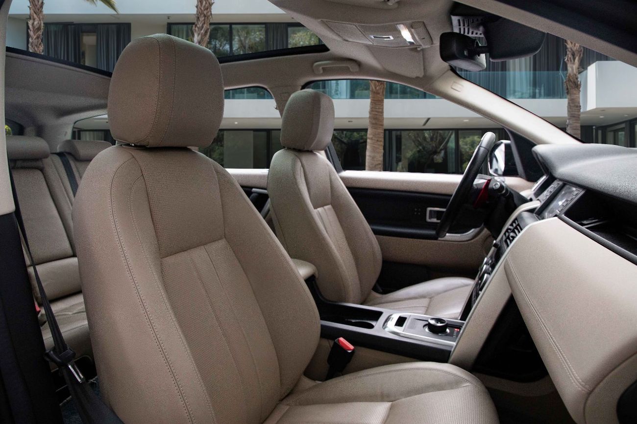 لاند روفر دسكفري | 1,662 P.M (4 Years)⁣ | 0% Downpayment | Pristine Condition!