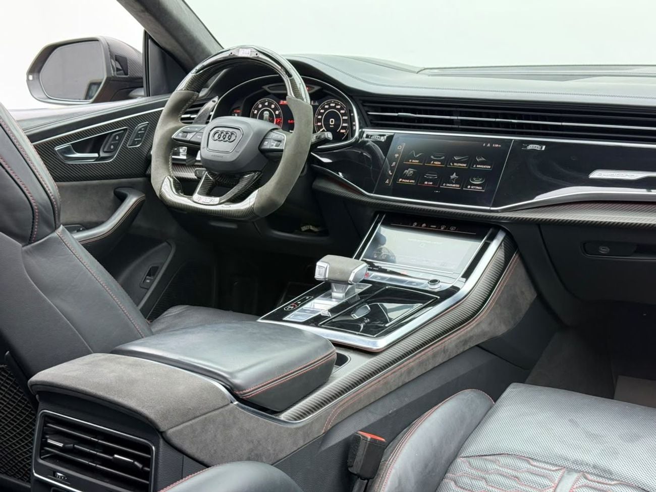 أودي RSQ8 ألياف الكربون 2021 Audi RS Q8 4.0 TFSI Quattro, MANSORY Kit, Warranty, Full Agency Service History, GCC Specs.