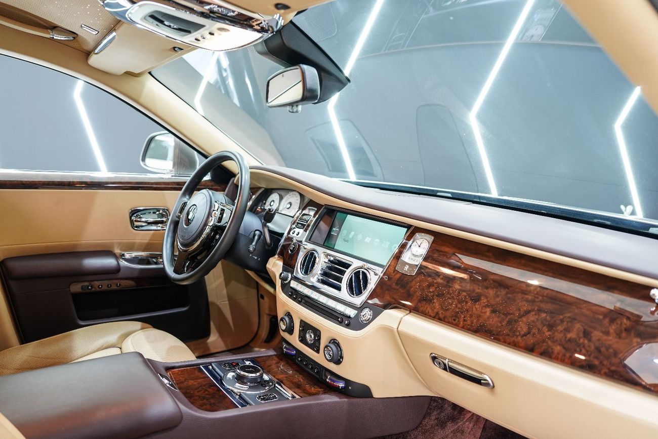 Rolls-Royce Ghost Std 6.6L Series II, Silver Satin Bonnet, Rear Entertainment, Starlight, Very Low KM, GCC Spec!!