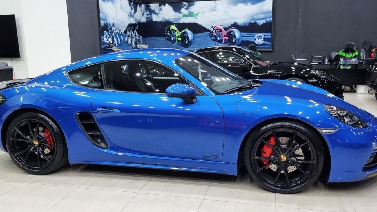 بورش كايمان 718 GTS 2.5L PORSCHE 718 CAYMAN GTS 2018 GCC FULL SERVICE HISTORY FROM PORSCHE FOR 275K AED