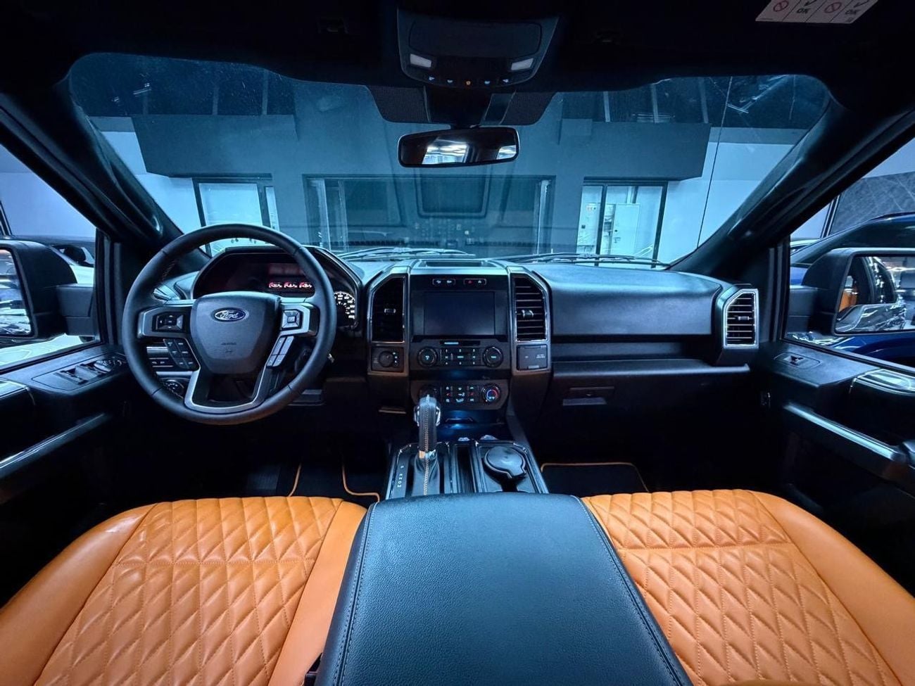 Ford F-150 XLT CREW CAB