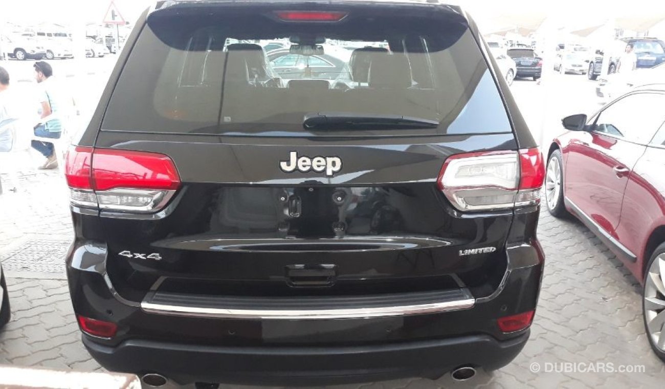 Jeep Grand Cherokee 2014 Full options Gulf Specs clean car service history