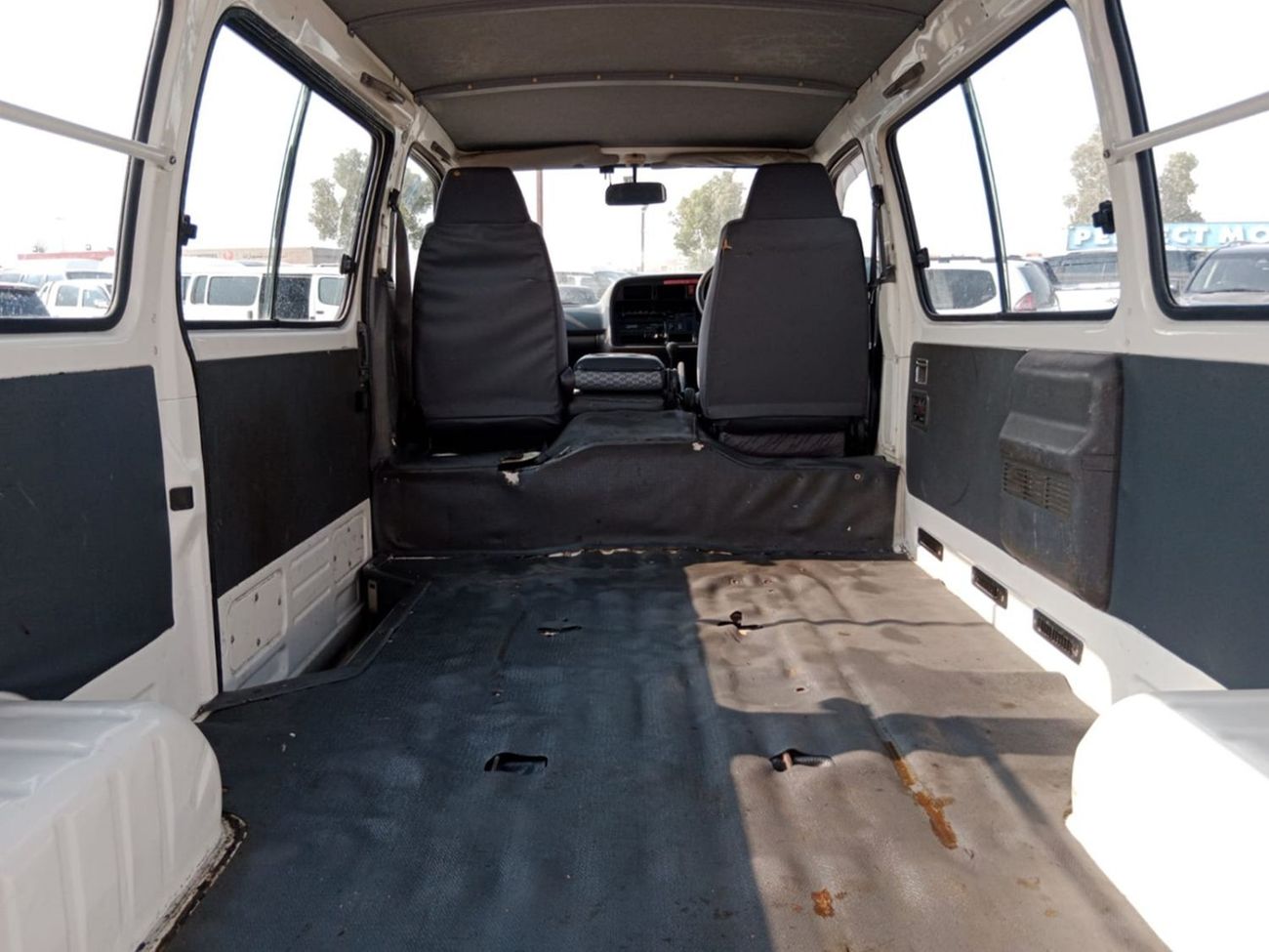 Toyota Hiace TOYOTA HIACE VAN RIGHT HAND DRIVE (PM1603)