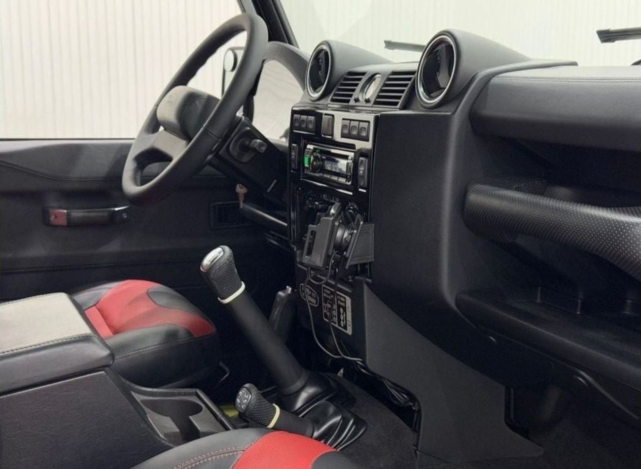 Land Rover Defender 2016 Land Rover Defender 90 Adventure Edition, Full Land Rover Service History, 1 of 600, GCC