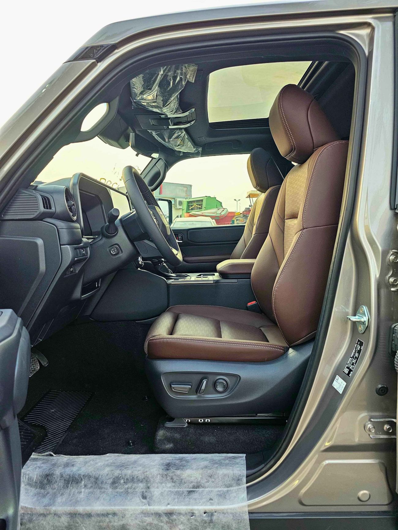 تويوتا برادو LUXURY, 2.8L V4 DIESEL, POWER SEAT WITH 360*CAM / HEADUP WITH SUNROOF (CODE # 68048)