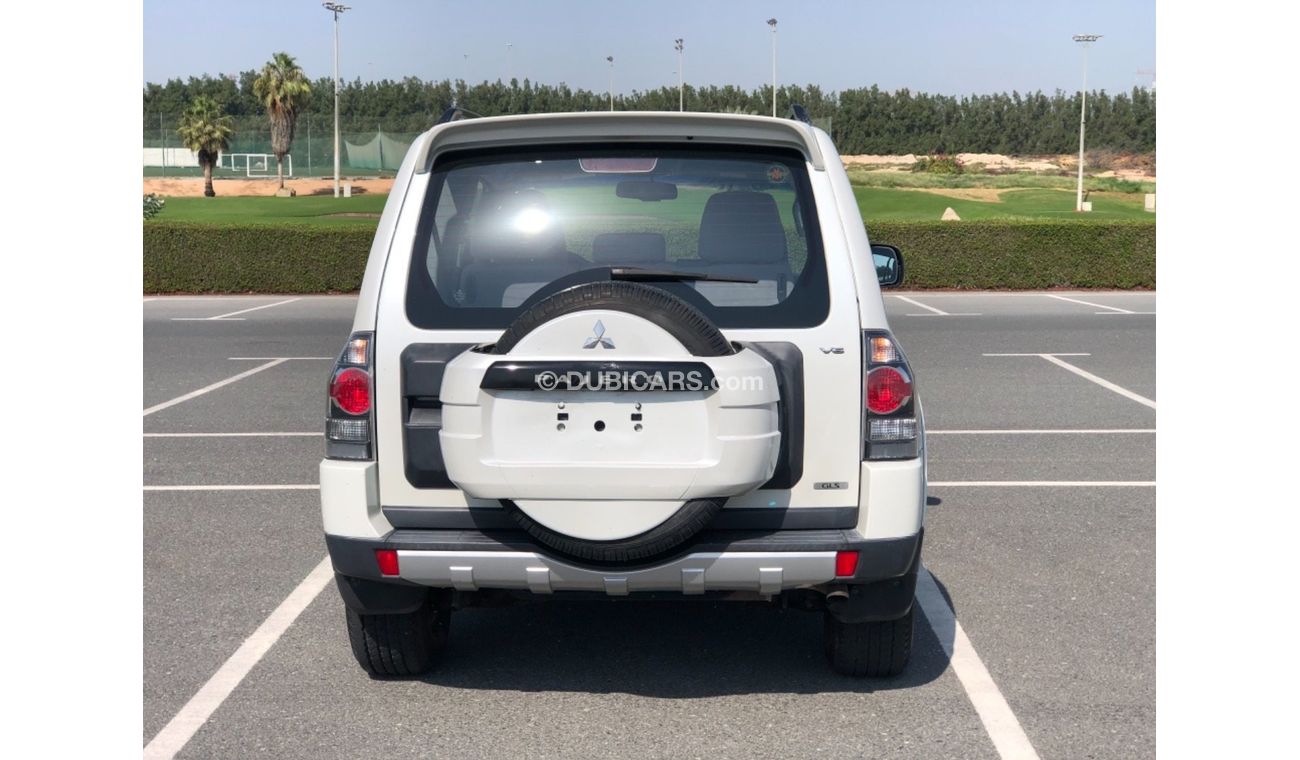 ميتسوبيشي باجيرو موديل 2008 خليجي فل مواصفات كراسي جلد ومثبت سرعه وتحكم كهربي كامل ونظام صوت ممتاز وكاميرا خلفيه