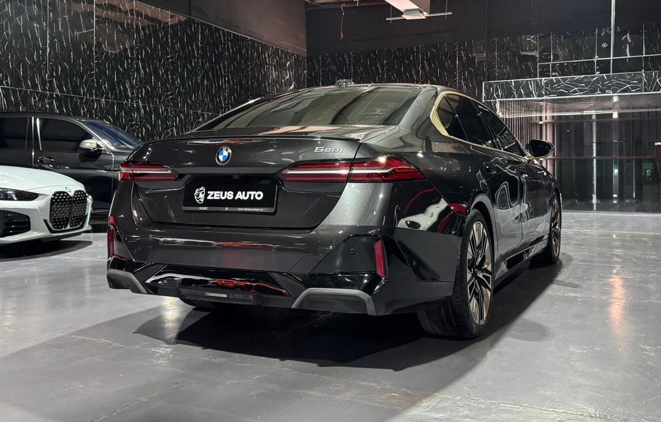 BMW 520i 2.0L /Gold Line Package