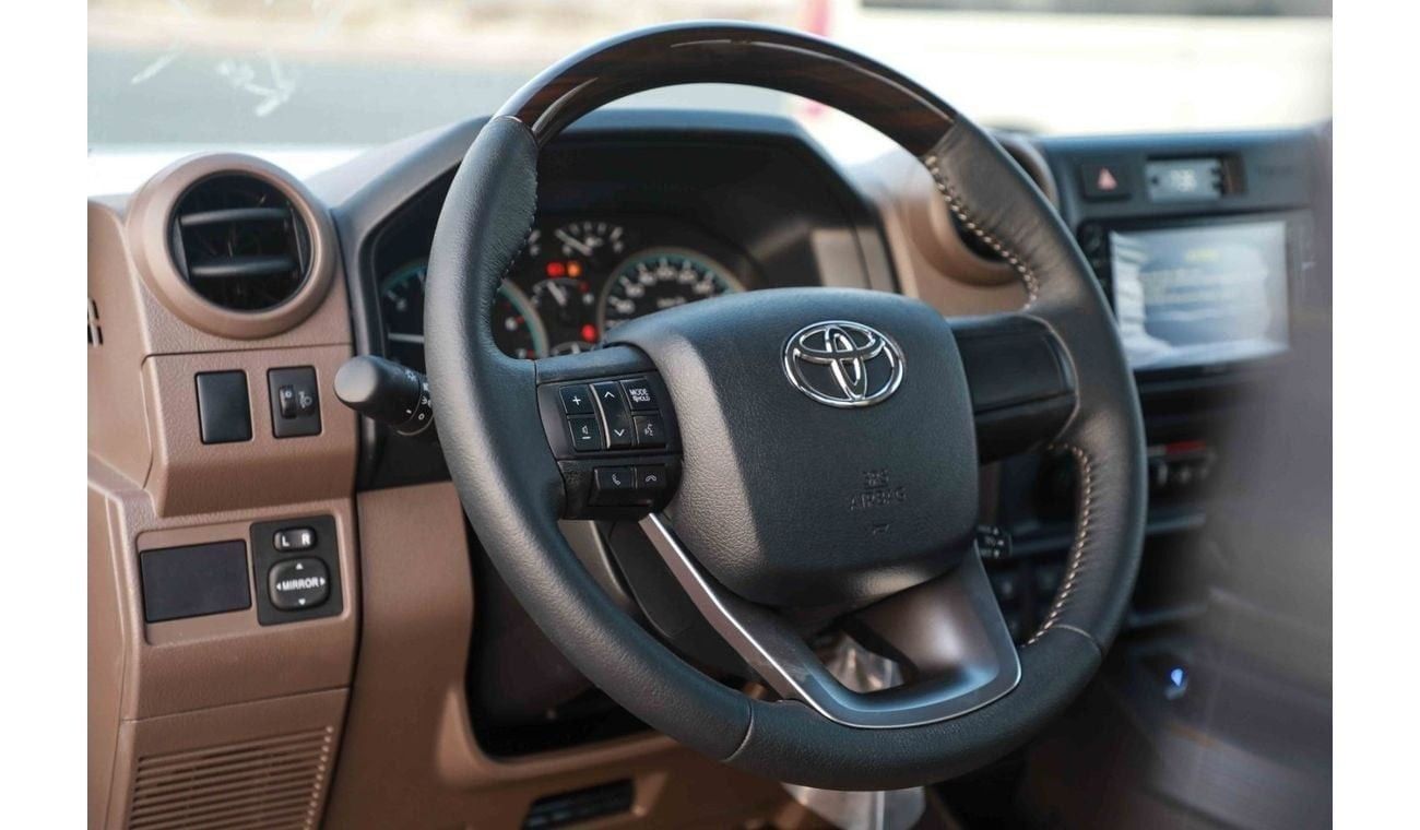Toyota Land Cruiser Pick Up 2024 Toyota LC79 Single Cab 4.0 - SILVER inside BEIGE | Export Only