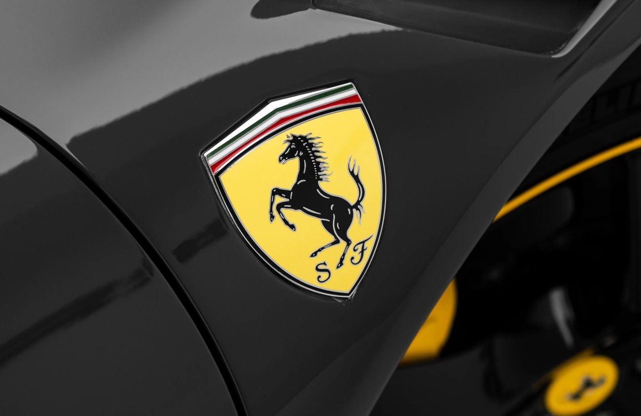 Ferrari SF90 STRADALE 4.0L Twin-Turbocharged V8 Engine + 3 electric motors