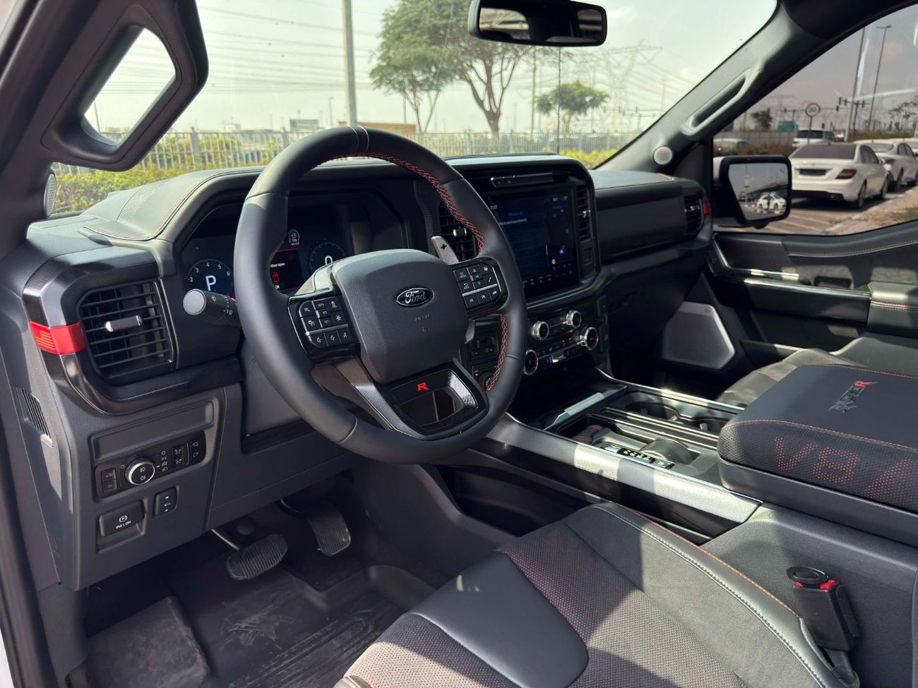 Ford F 150 Raptor GCC SPEC UNDER WARRANTY AND SERVICE CONTRACT