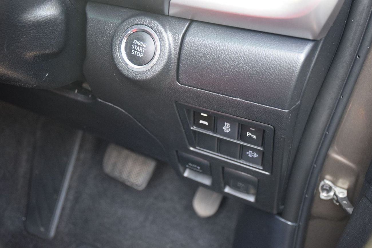 Toyota Hilux GR SPORT 4X4 DIESEL 2.8L KING CAB (Export Only)