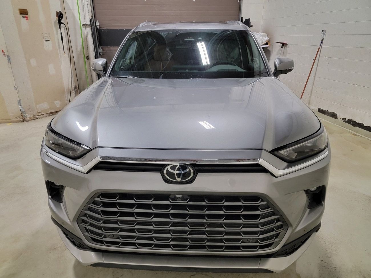 Toyota Grand Highlander PLATINUM HYBRID MAX