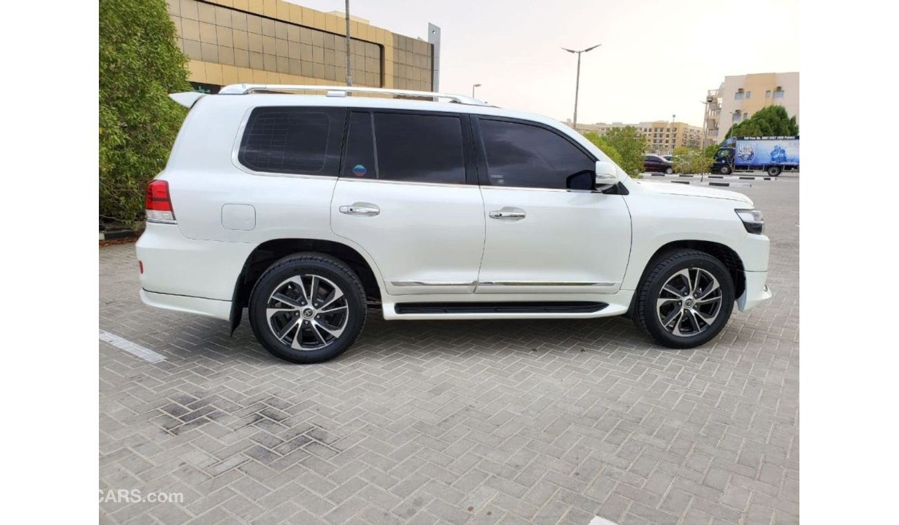 Toyota Land Cruiser LAND CRUSIER VXR V8 2010