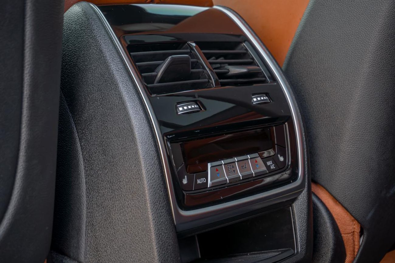 بي أم دبليو X7 M50i 4.4L (530 HP)