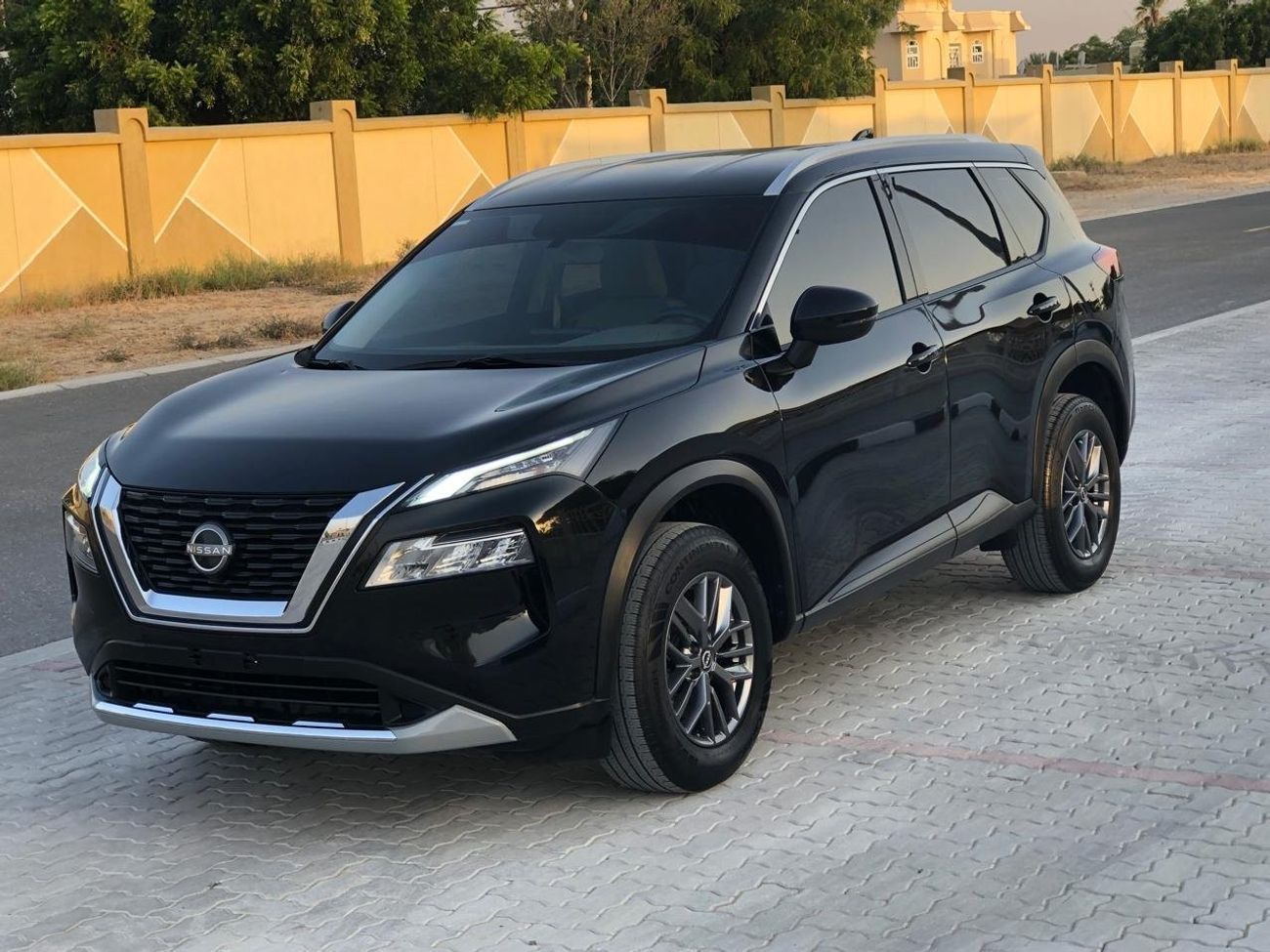 نيسان إكس تريل NISSAN XTRAIL 2.5L  7 SEATER 2023 GCC Spices