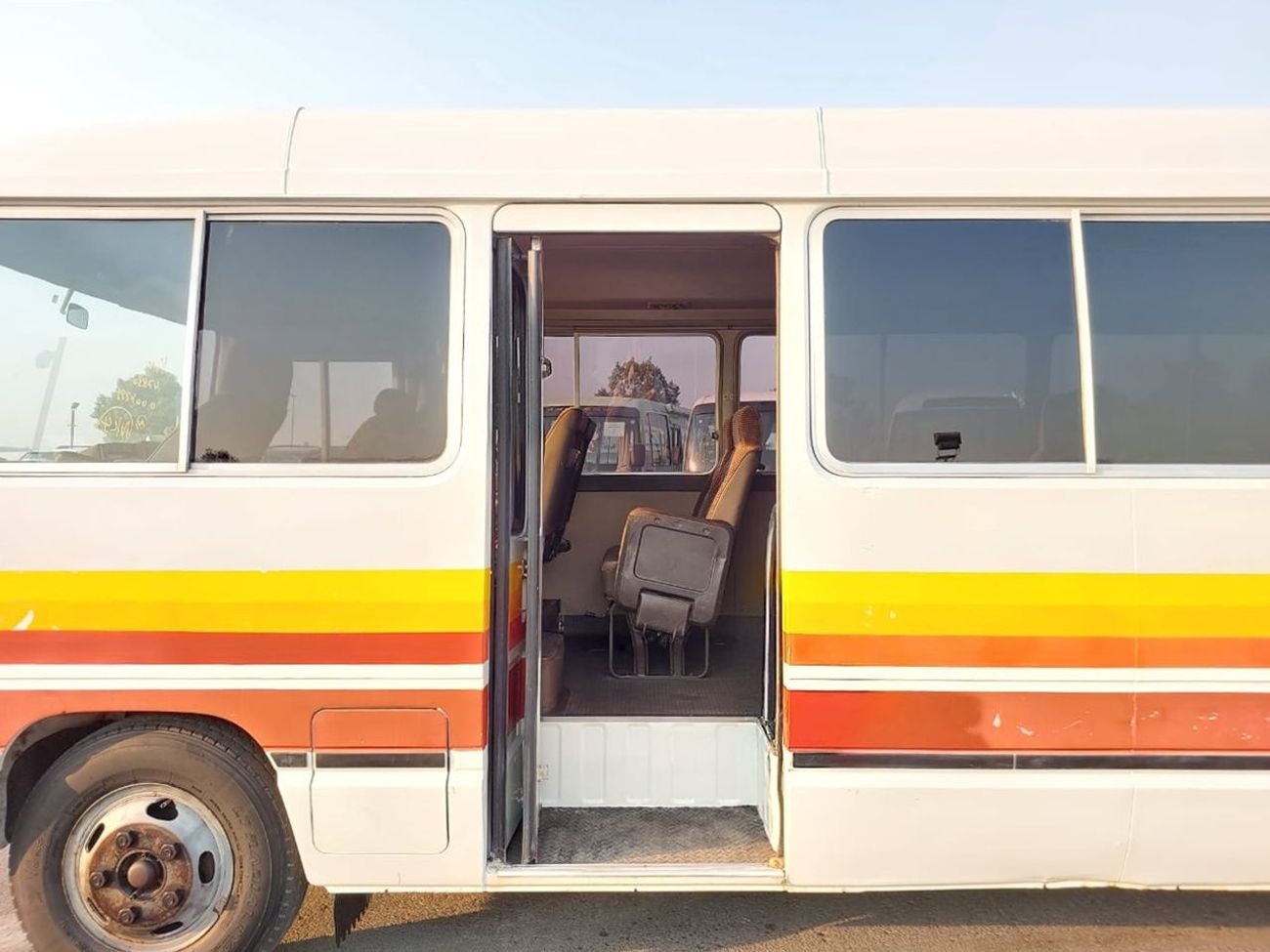 تويوتا كوستر TOYOTA COASTER BUS RHD 1992 MODEL 4.1 L DIESEL AUTOMATIC(PM04795)