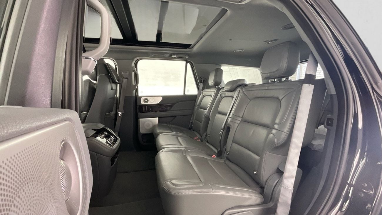 Lincoln Navigator 3.5 RESERVE L AUTO 4WD | Guaranteed Warranty | 0 Down Payment