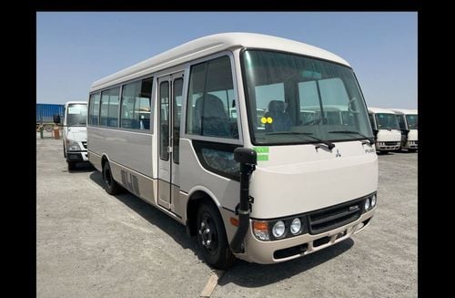 Mitsubishi Fuso Canter The interior of the FUSO Rosa BE637 is designed with passenger comfort in mind. It features spacious