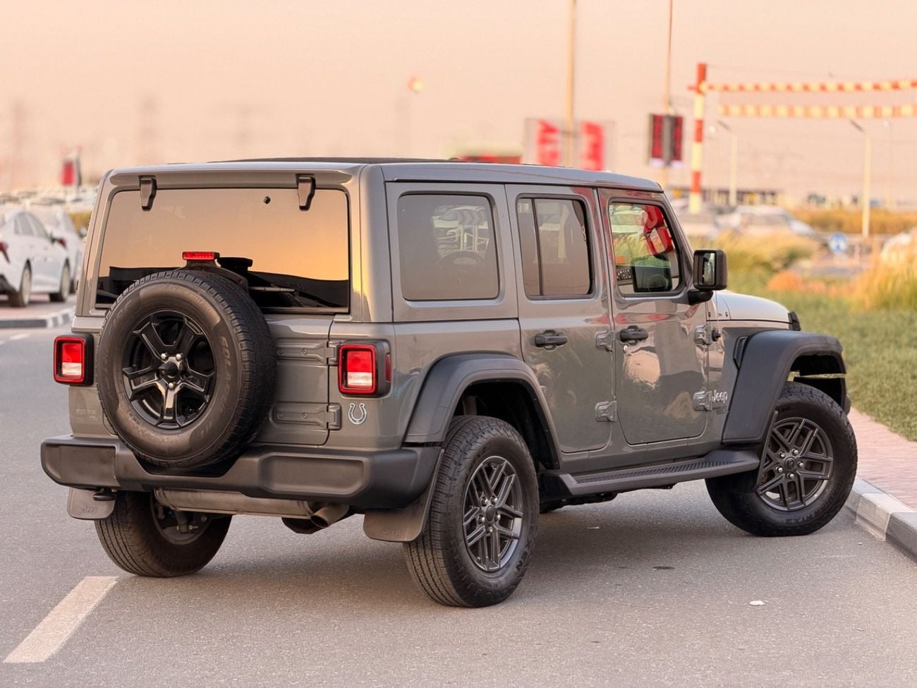 Jeep Wrangler Unlimited SPORT full option automatic Roof