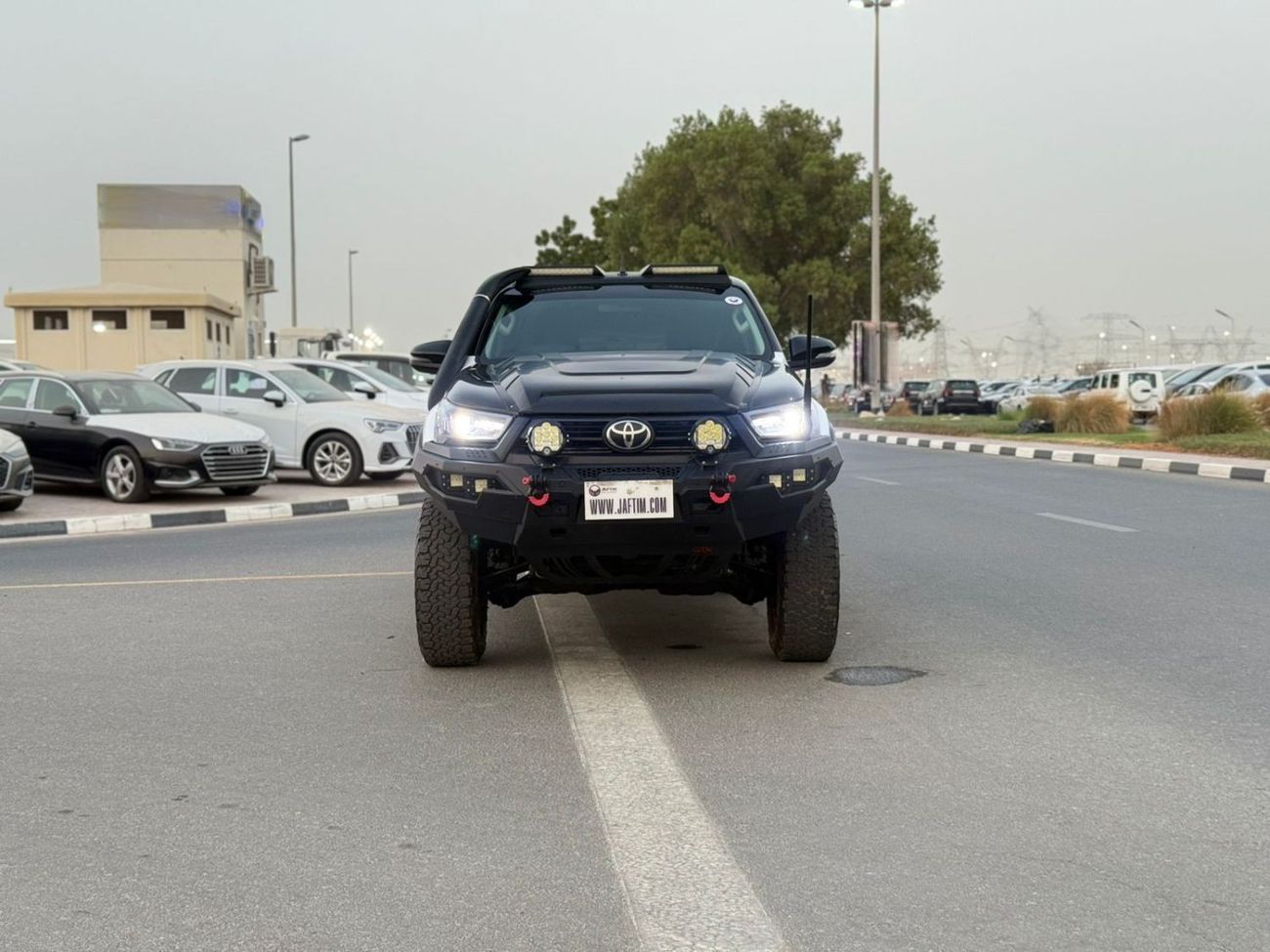 Toyota Hilux SMART CAB OFF ROAD MODIFIED 2019 | 2.8L DIESEL ENGINE | AT | AIR SNORKEL | 4WD