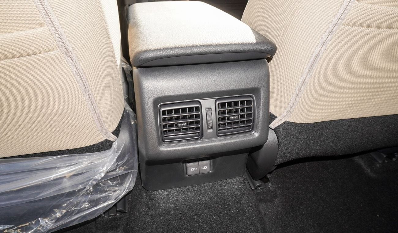 Toyota Camry LE  HEV 2.5L Hybrid