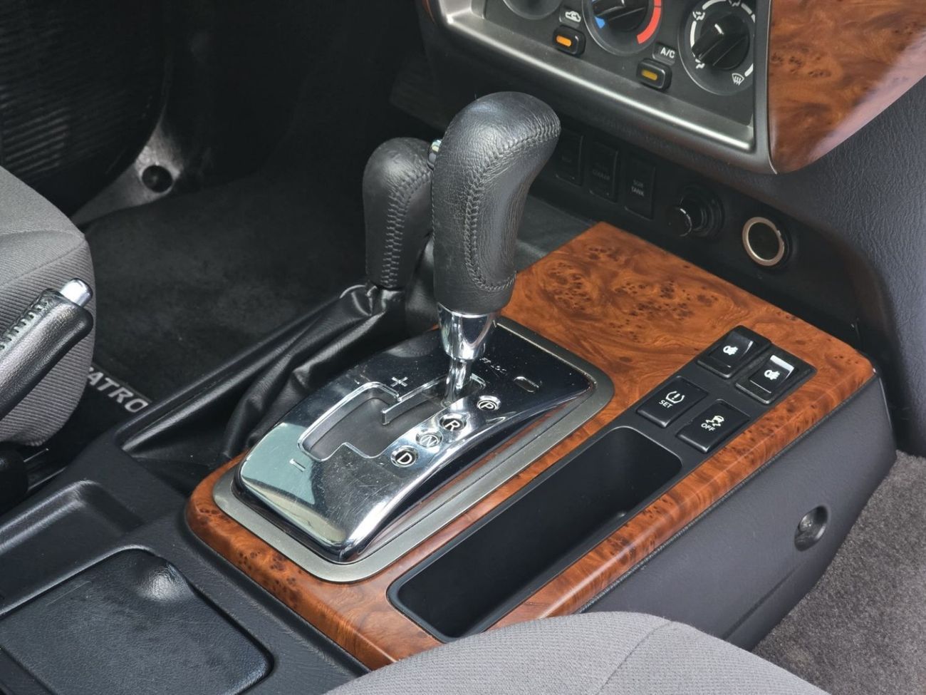 Nissan Patrol Safari GL 4.8L A/T (7 Seater) NISSAN PATROL SAFARI 2019 GCC ORGINAL PAINT // ACCIDENT FREE // PERFECT CONDI