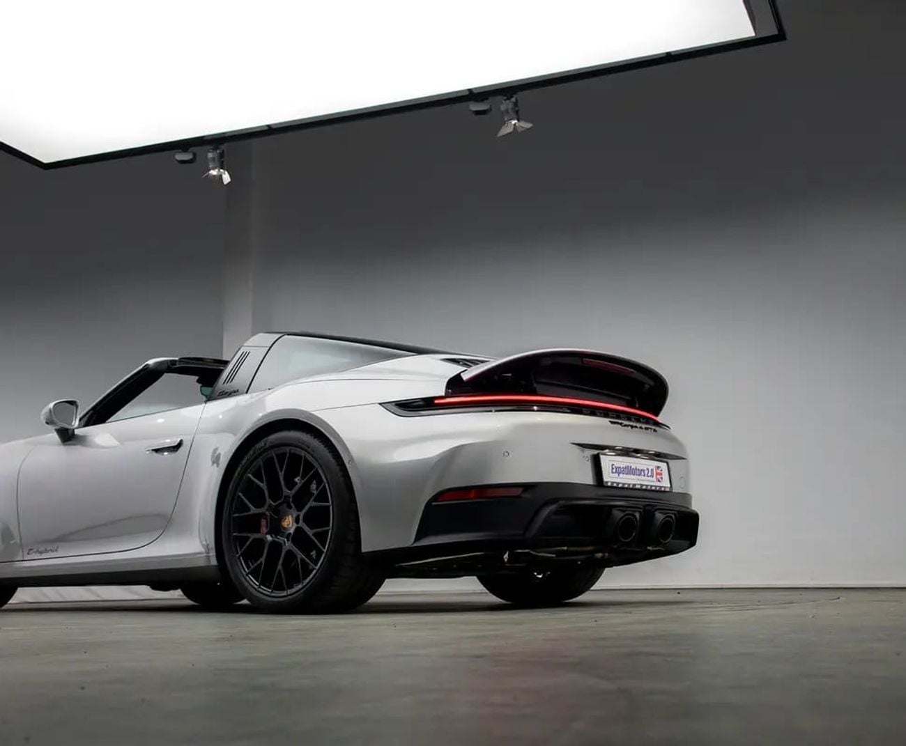 بورش 911 تارجا 4GTS .2 TARGA 4 GTS • Warranty until • GCC Spec