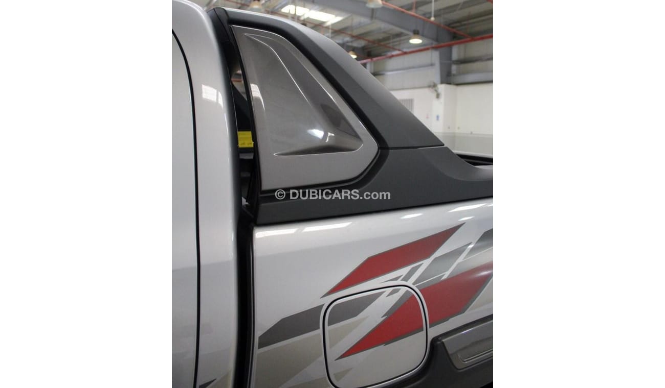 تويوتا هيلوكس ادفنشر بترول اتوماتيك   v6