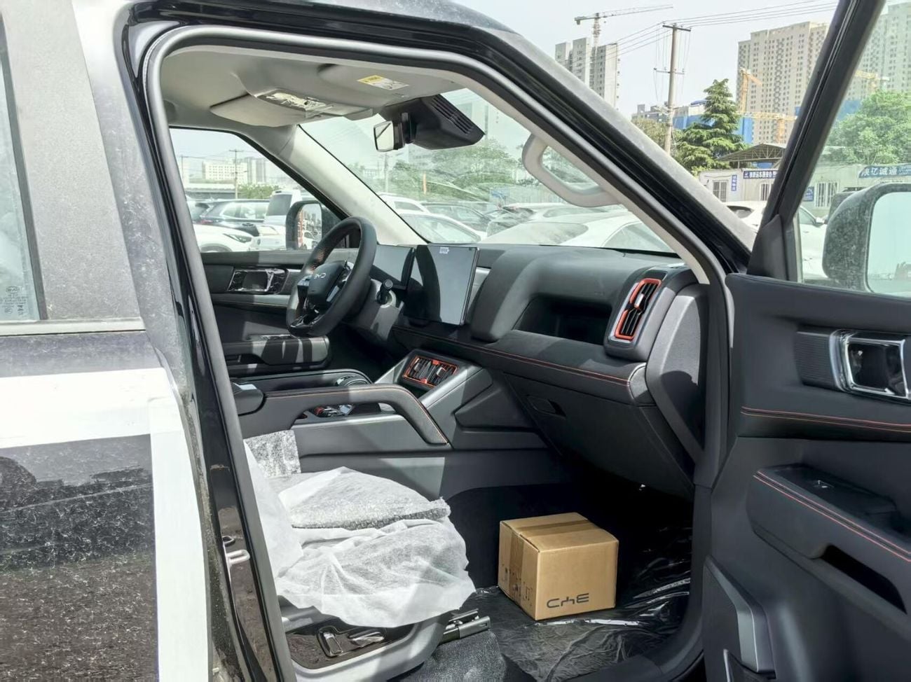 بي واي دي شارك 6 4WD Both left-hand drive and right-hand drive are available