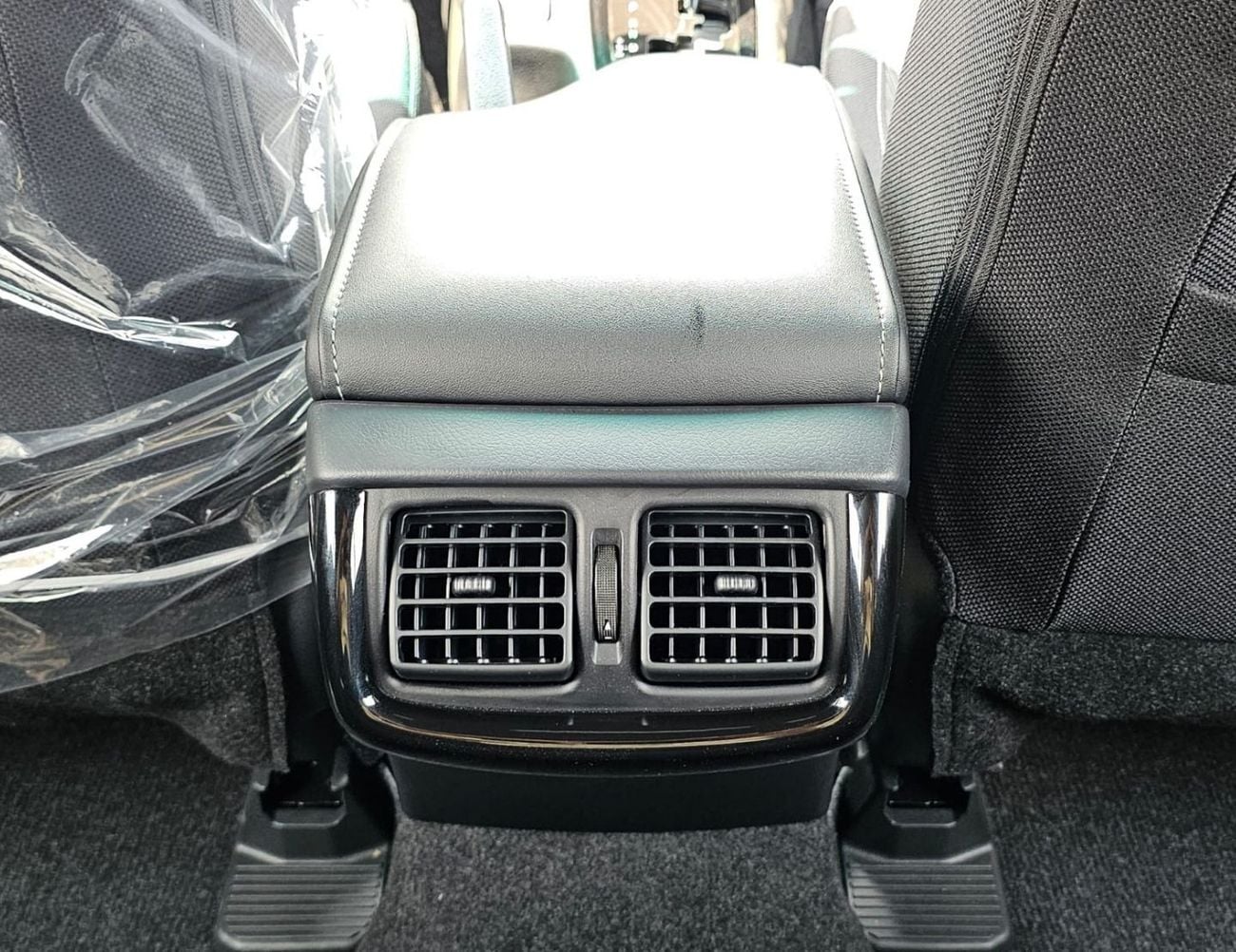 Toyota Hilux ADVENTURE SR5 ADVENTURE || 4.0L PETROL V6 A/T | BULLBAR | 360*CAMERA | WIRELESS CHARGER | BLIND SPOT (CODE # H
