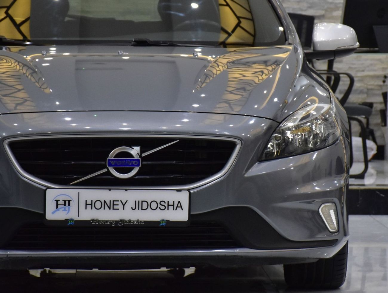 فولفو V40 EXCELLENT DEAL for our Volvo V40 T5 ( 2016 Model ) in Grey Color GCC Specs