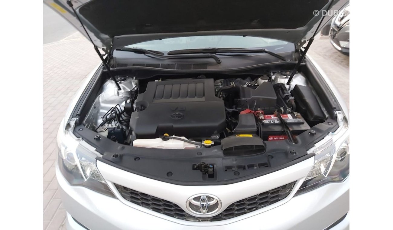 Toyota Camry XLE - Limited - Full Options  V6