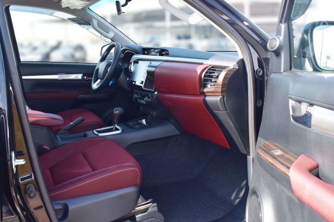 تويوتا هيلوكس TOYOTA HILUX 4.0 SR5 BLACK 2025
