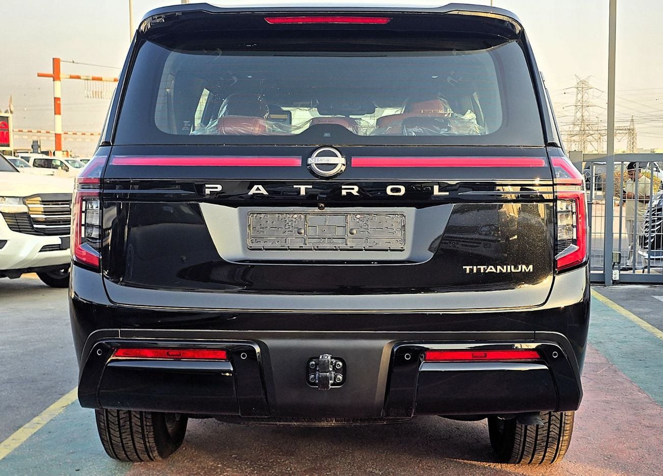 Nissan Patrol LE TITANIUM Nissan Patrol LE Titanium 3.5l twin turbo A/T 4WD SUV GCC Black Color With Compressor 2026 Model