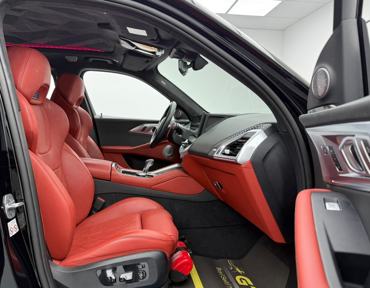 BMW XM 2023 BMW XM ,BMW Warranty + Service Contract 12/2028 ,Full BMW Service History ,GCC