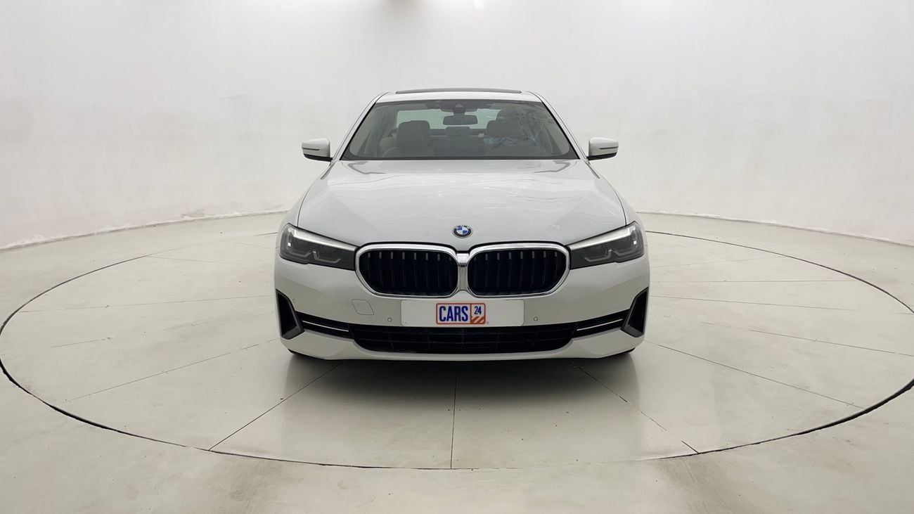 بي أم دبليو 520i JOY EDITION 2 | بدون دفعة مقدمة | اختبار القيادة في المنزل