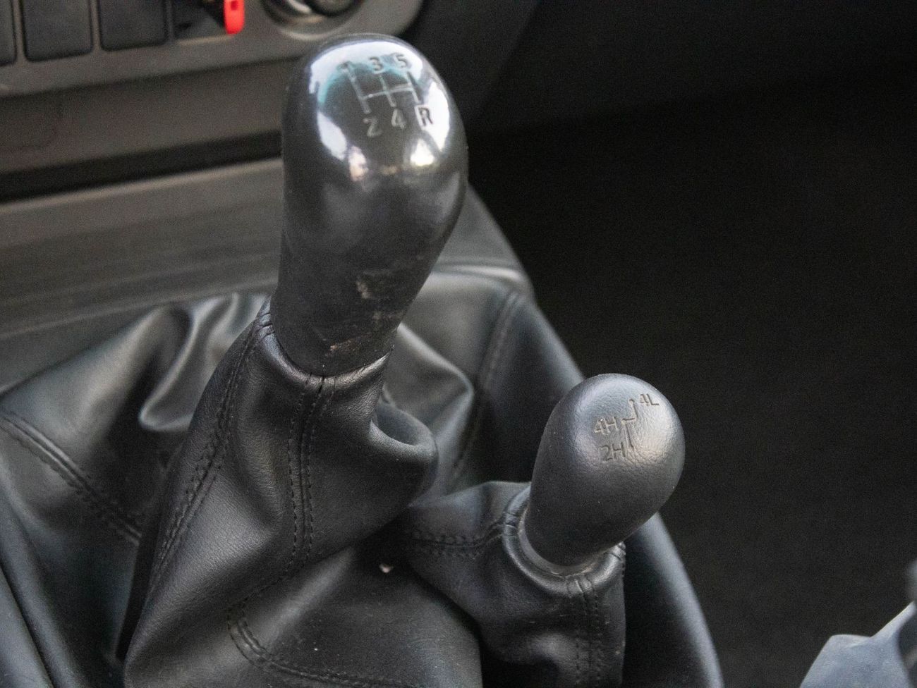 Mitsubishi L200 Mitsubishi L200 GLX (5th Generation) 2020, Double Cab, 4 Doors, 2.5L 4 Cylinder Petrol Engine, Manua