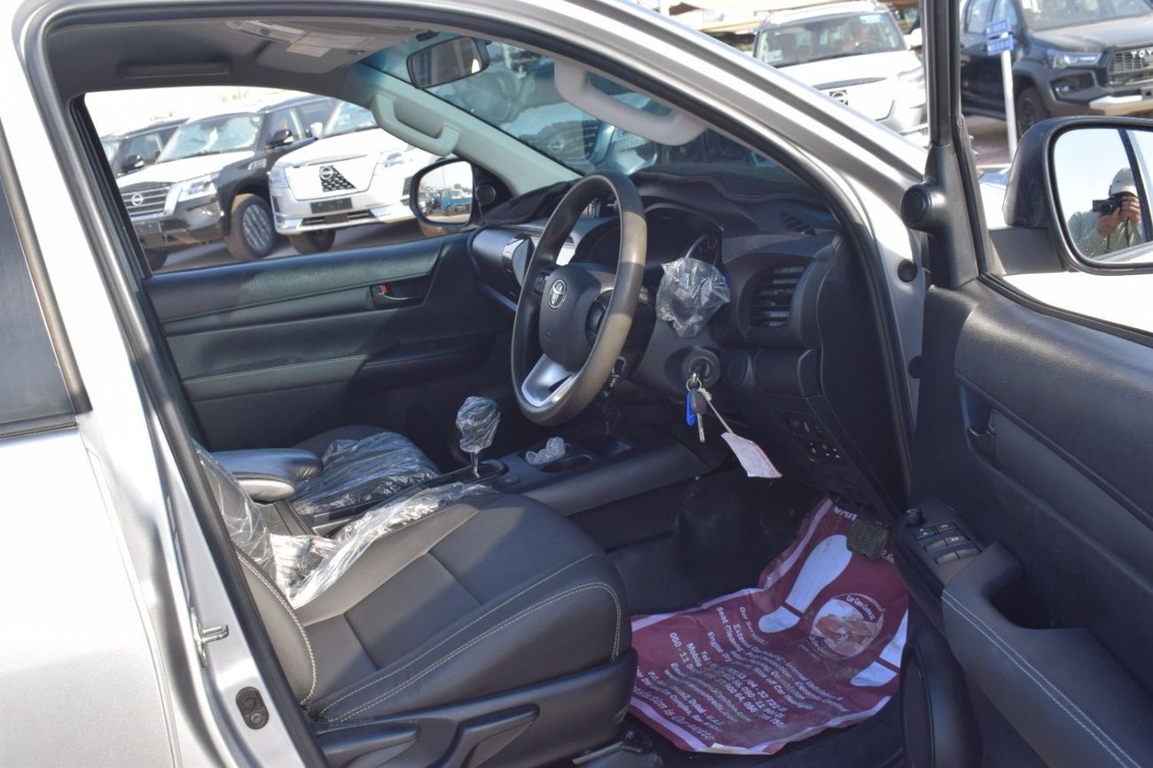 تويوتا هيلوكس Toyota Hilux Mid Option RHD Diesel Engine