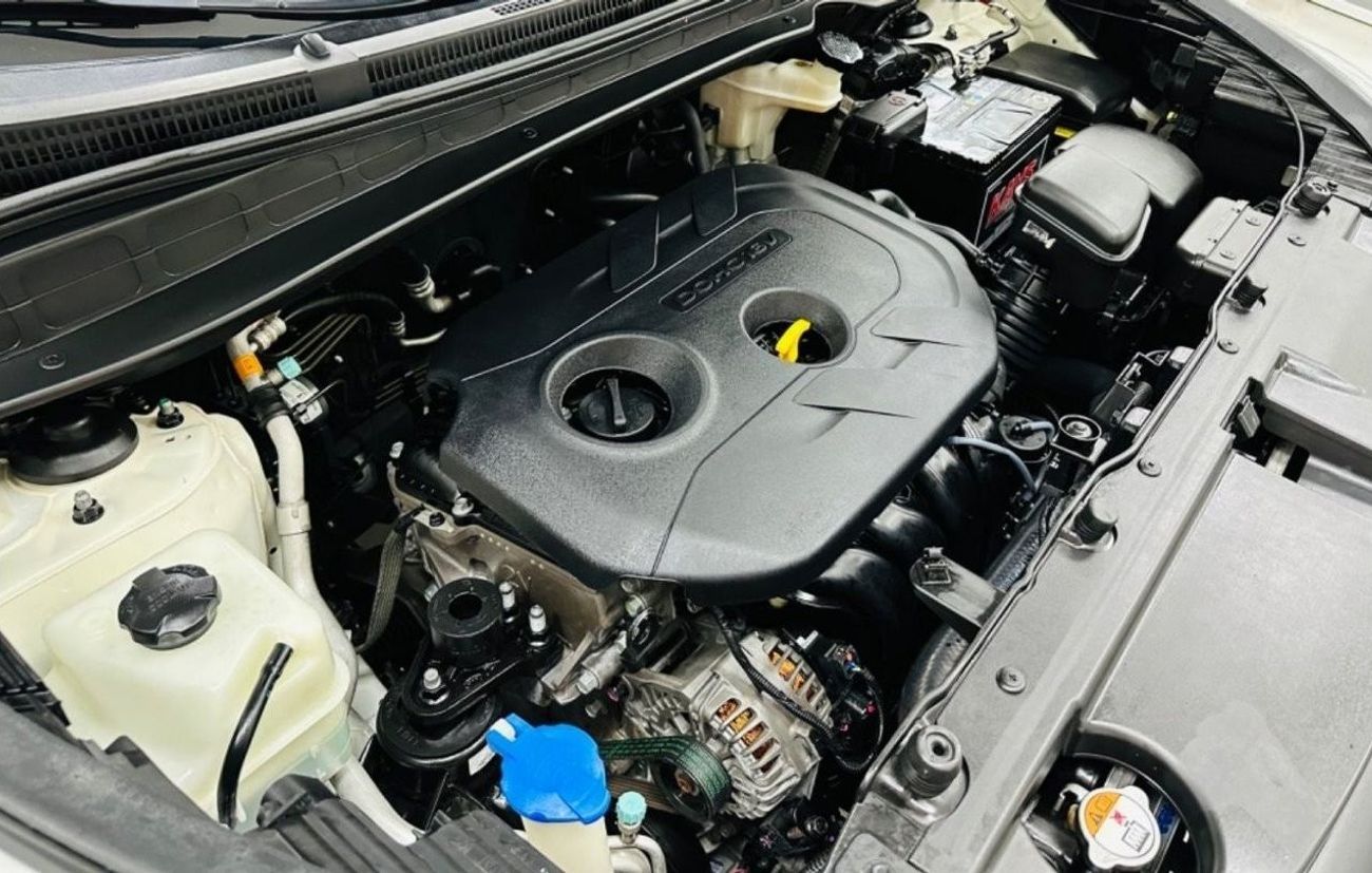 Hyundai Tucson GL GCC .. Perfect Condition .. 4WD .. Panoramic .. Low Mileage