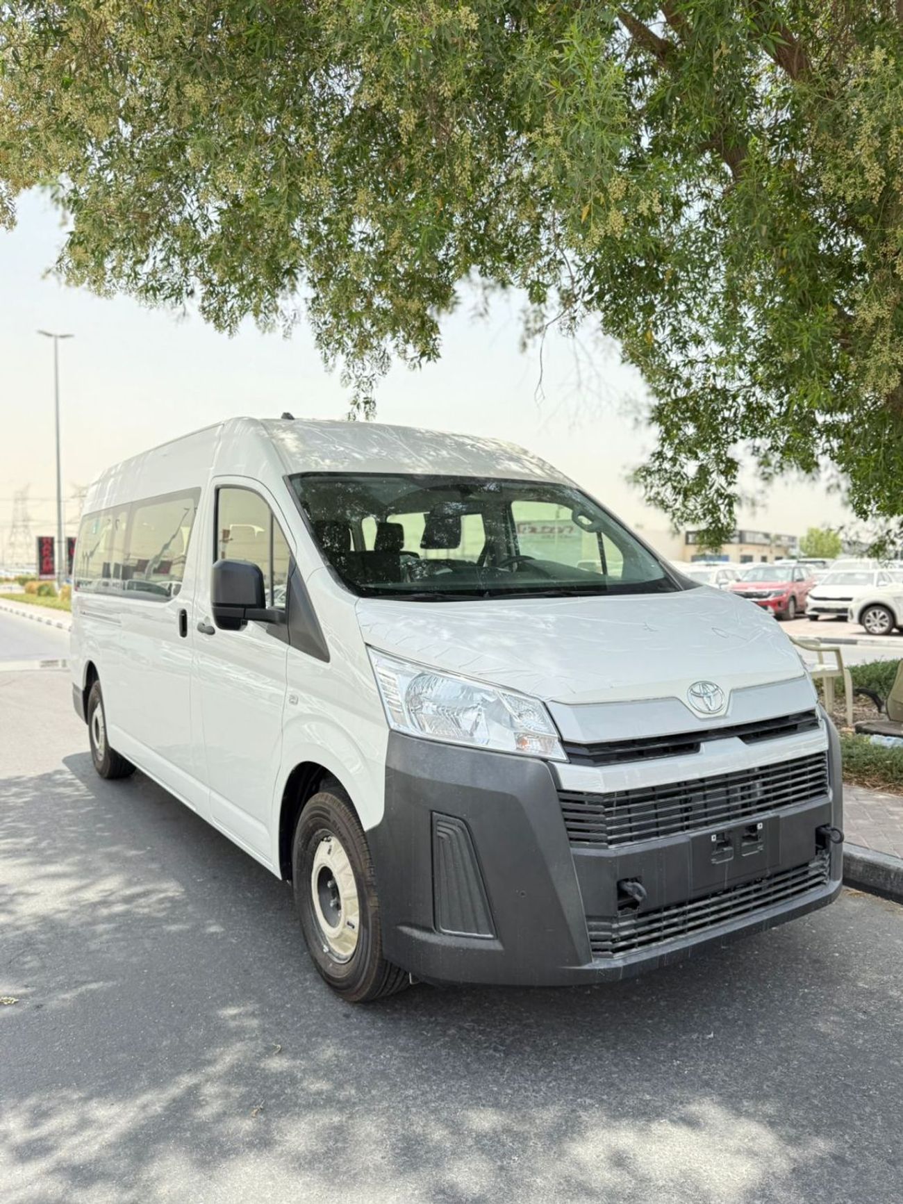 Toyota Hiace GL -High Roof Commuter 3.5L A/T