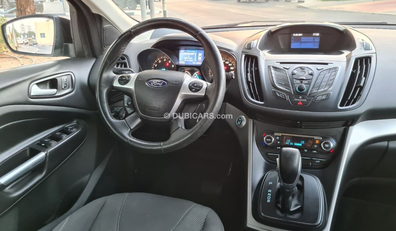 Ford Escape SE Ecoboost 2016 GCC Perfect Condition