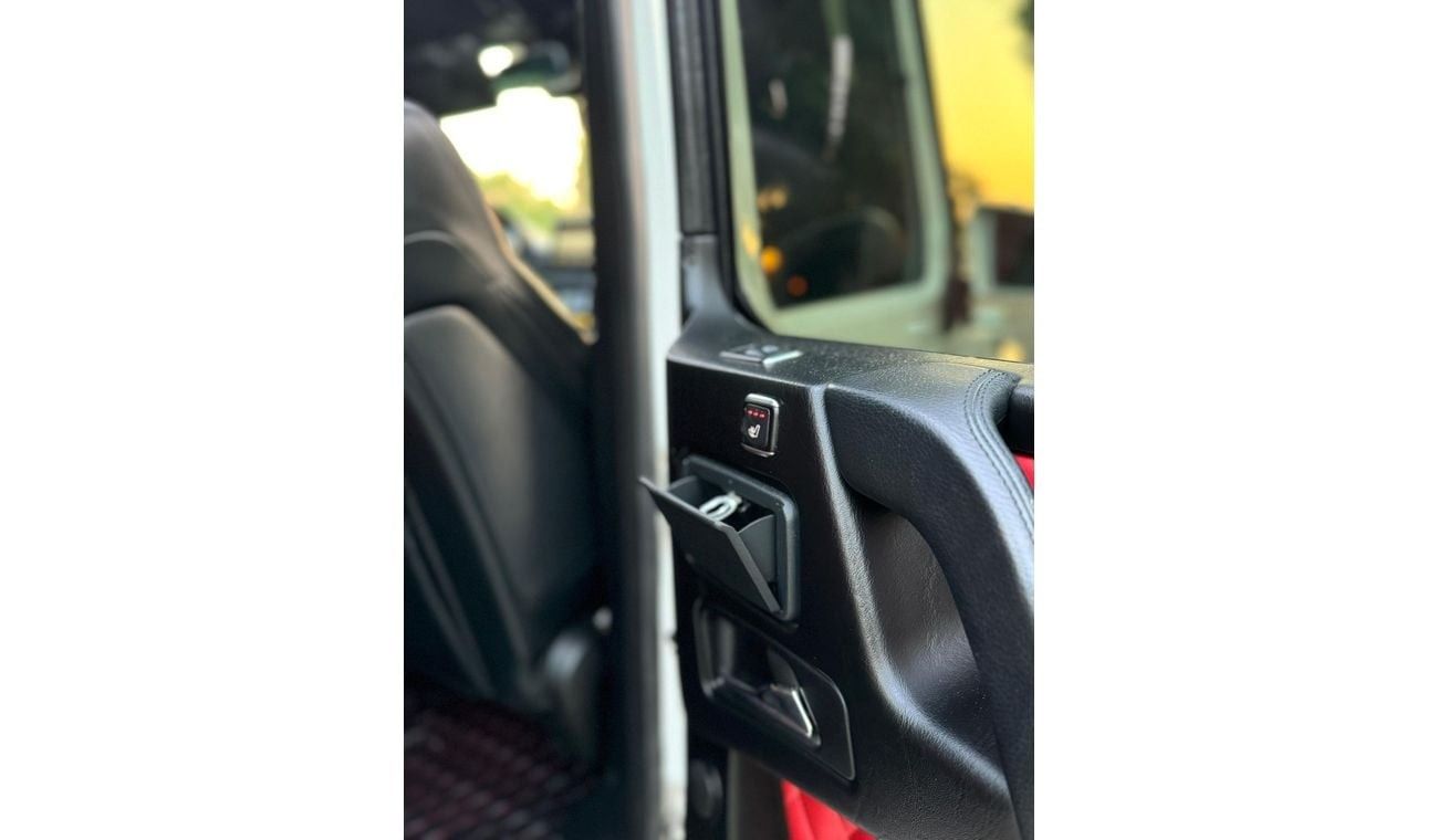 Mercedes-Benz G 63 AMG Std 5.5L