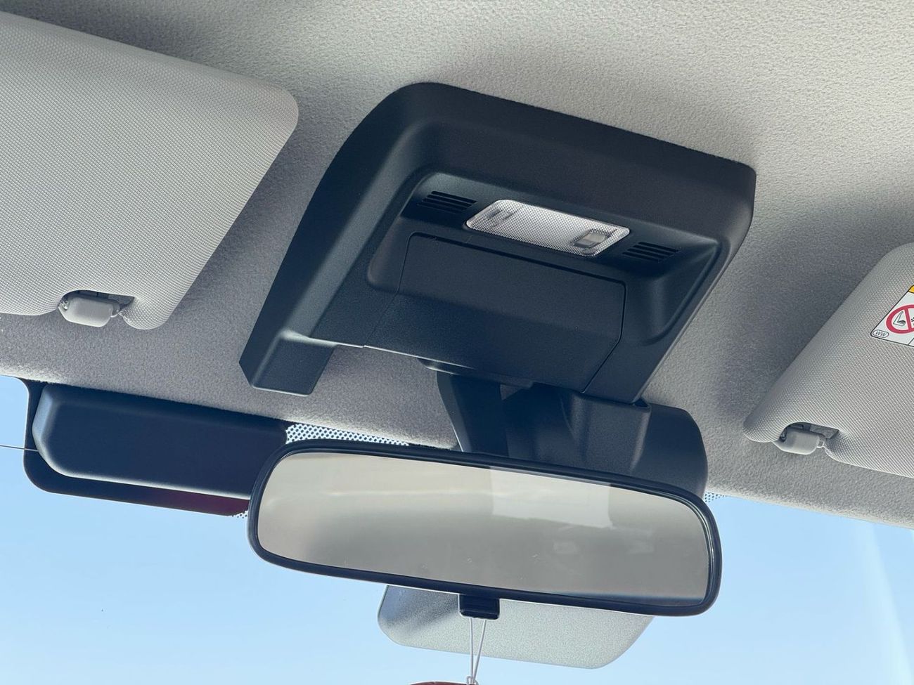 تويوتا لاند كروزر 70 2025 TOYOTA LAND CRUISER LC76 HARD TOP, 4L, PETROL, A/T, 4WD, WHITE/BEIGE