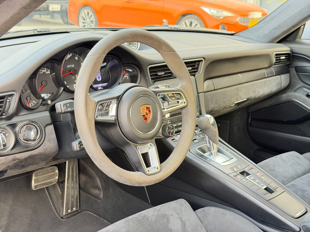 Porsche 911 CARRERA 4GTS